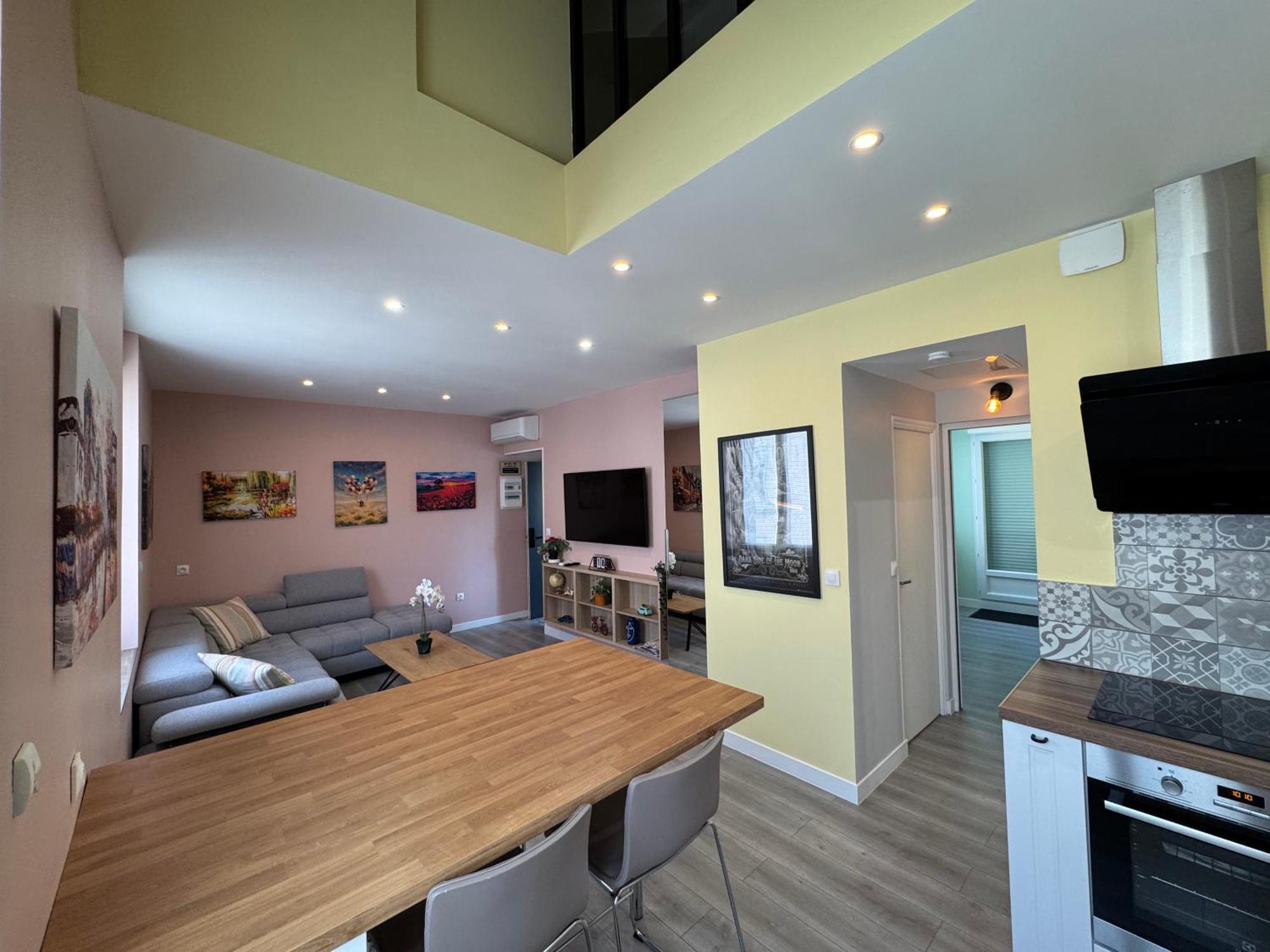 Apartamento Duplex 70m2 climatisé avec parking compris Reims Exterior foto